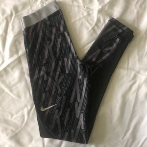 Nike hypercool leggings